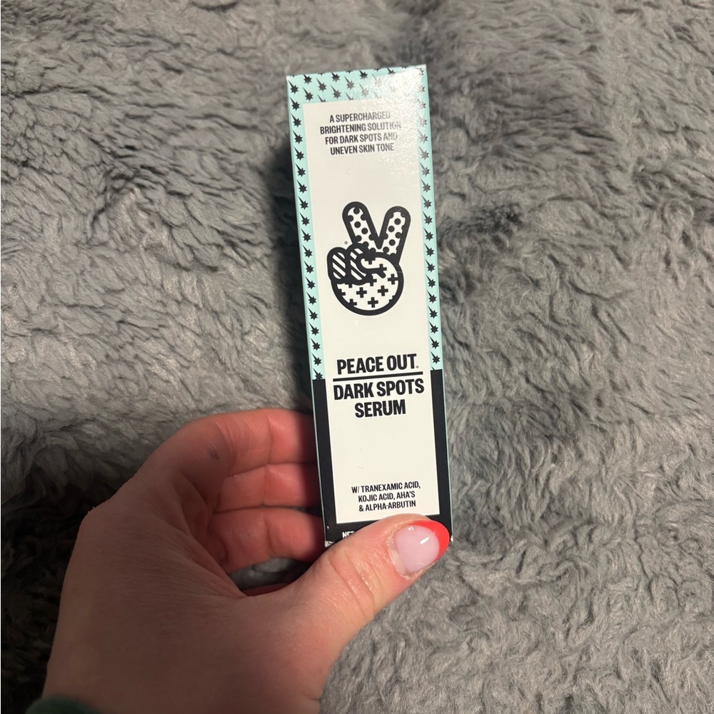 Peace Out Dark Spots Serum — Mint/White